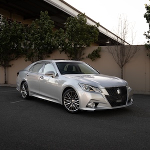 toyota crown athlete grs214 car